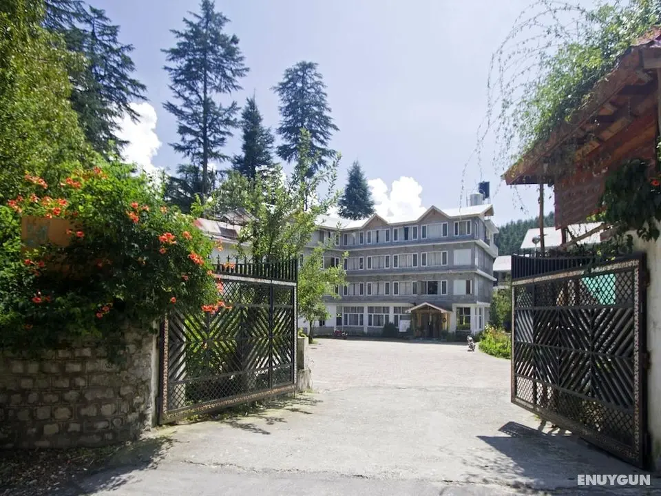 OYO 1537 Hotel Highland - Dış Mekan