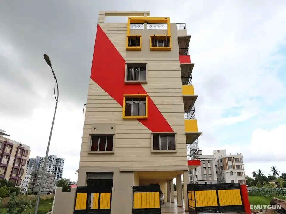 OYO 15450 City Point Newtown - Öne Çıkan Resim