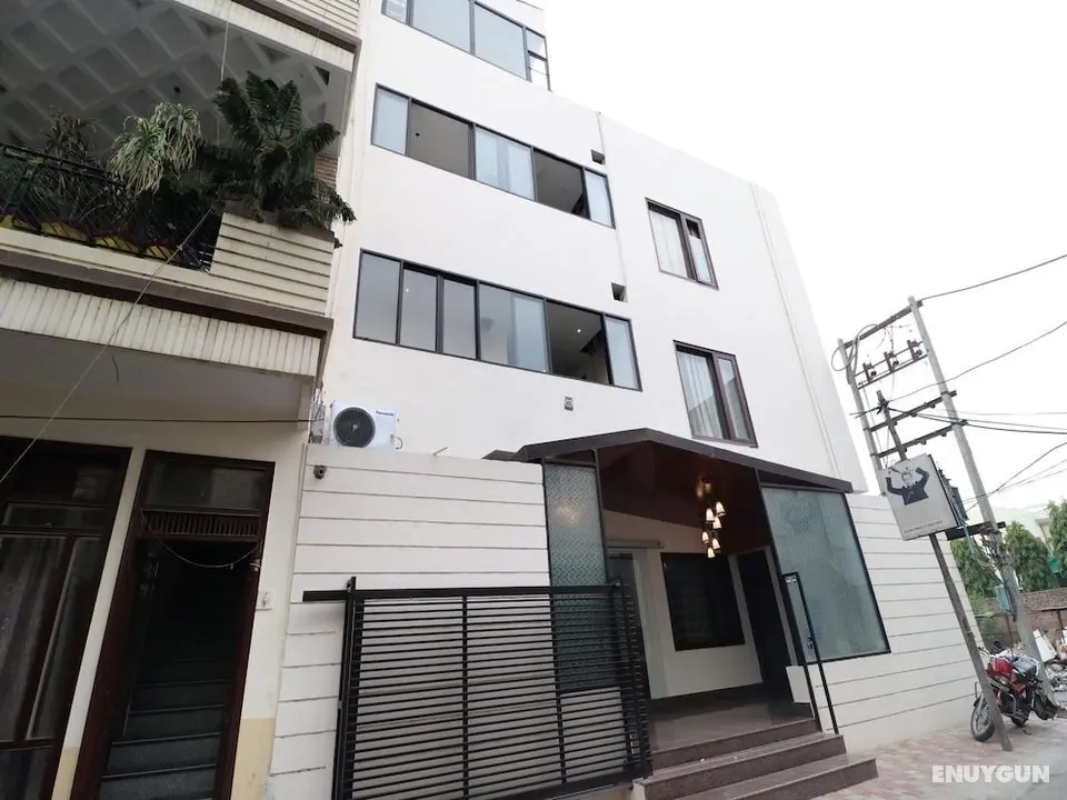 OYO 15890 Hotel Sunciti Extension - Dış Mekan