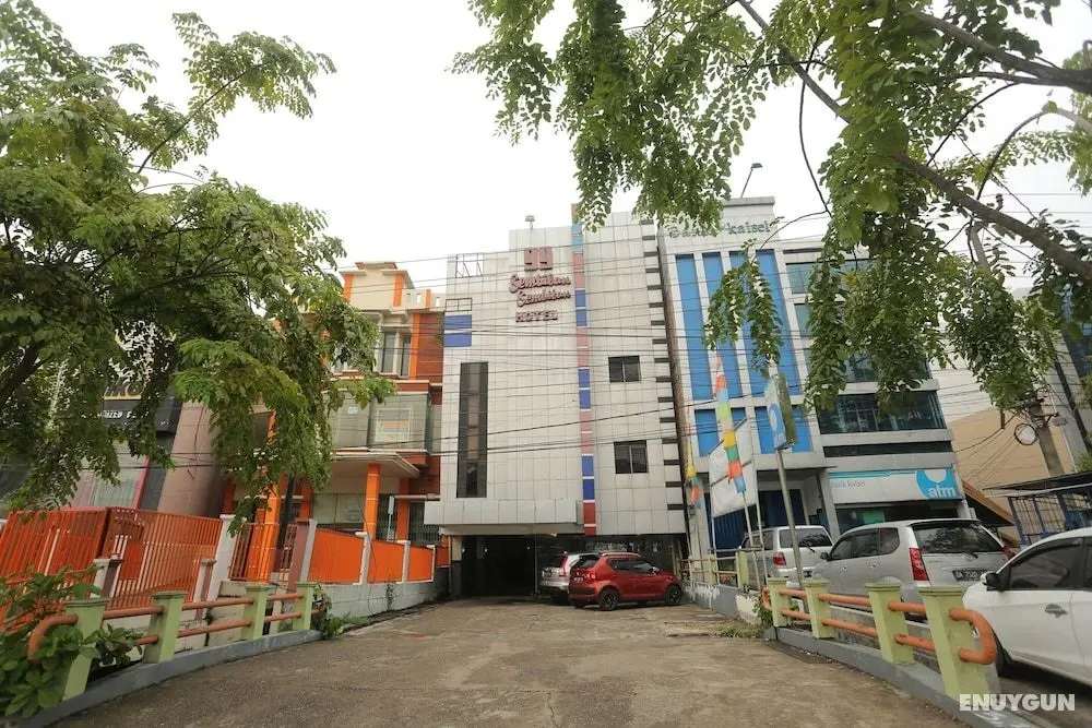 OYO 1724 Hotel Sembilan Sembilan - Dış Mekan