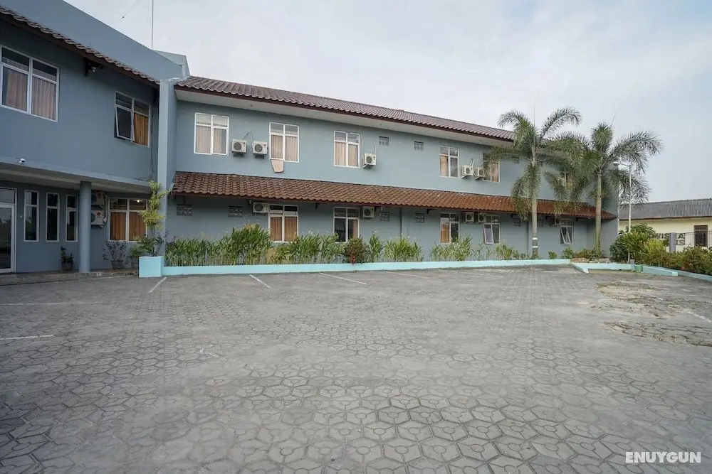 OYO 1844 Bravo Residence - Dış Mekan