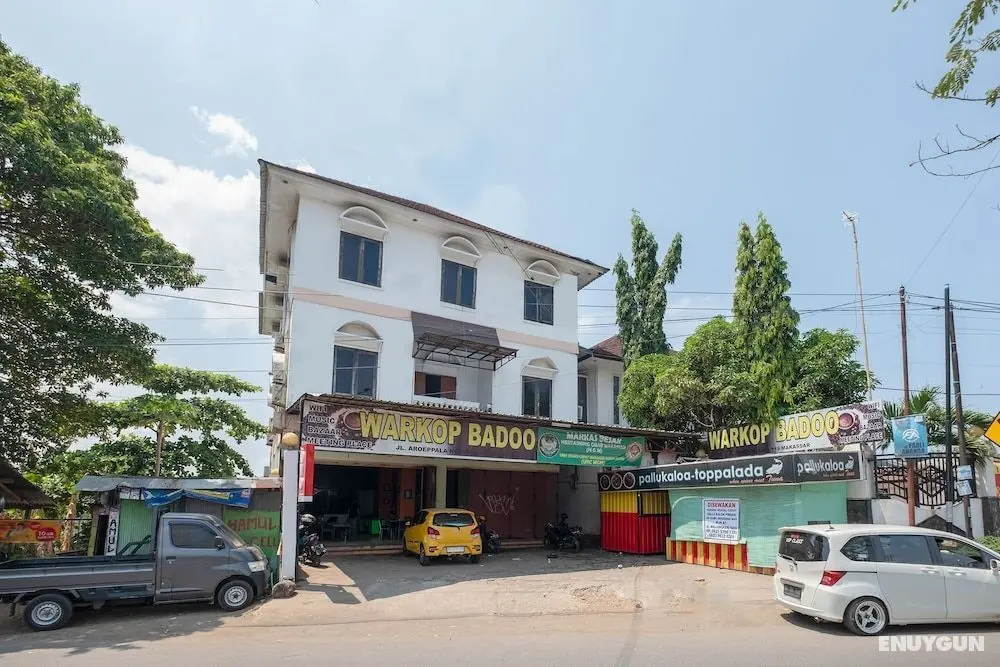 OYO 1906 Zhafira Guest House Syariah - Dış Mekan