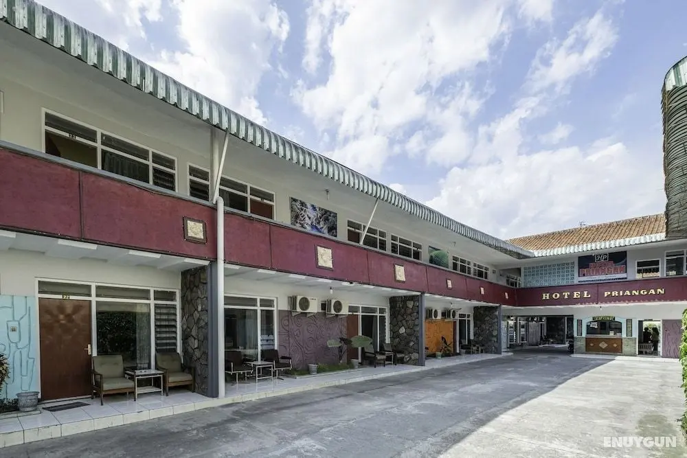 OYO 1970 Hotel Priangan - Dış Mekan