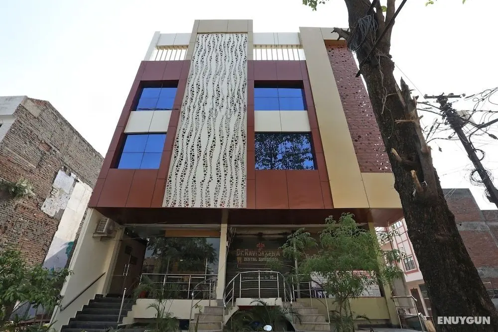 OYO 19804 Hotel Geet International - Dış Mekan