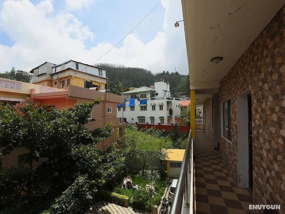 OYO 19919 Home Mountain View 2BHK Ooty Lake - Oda Düzeni
