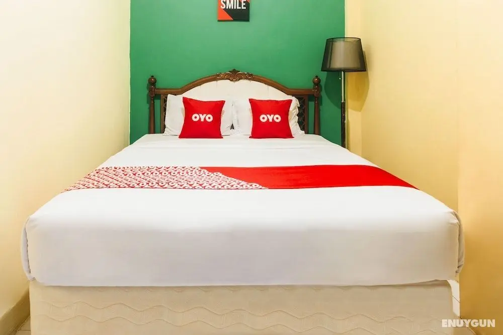 OYO 2165 Alyah Guest House Syariah - Öne Çıkan Resim