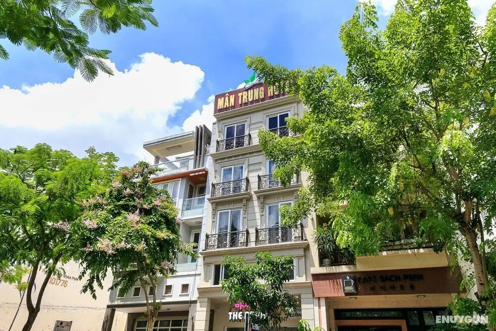 OYO 247 Man Trung Hotel - Dış Mekan
