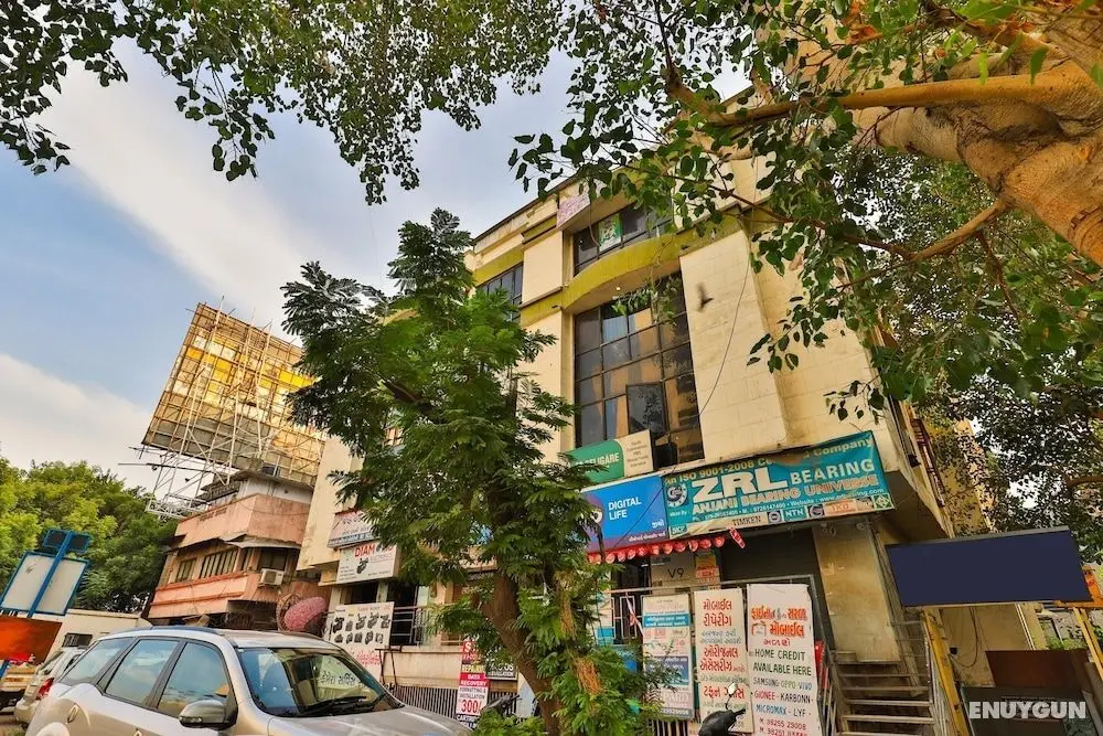 OYO 24950 Hotel Shree Balaji Residency - Dış Mekan