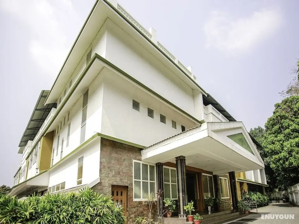 OYO 26692 Alankar Elite Inns - Dış Mekan