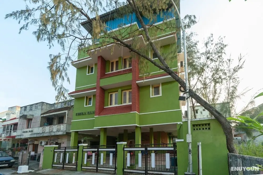 OYO 26936 Adhithya Inn - Dış Mekan
