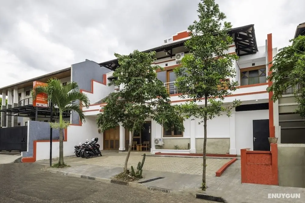 OYO 2728 Sinulingga Residence - Dış Mekan