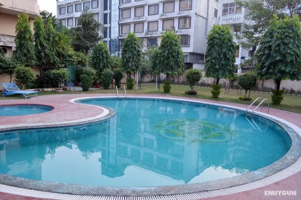 OYO 3140 Classic Residency - Havuz