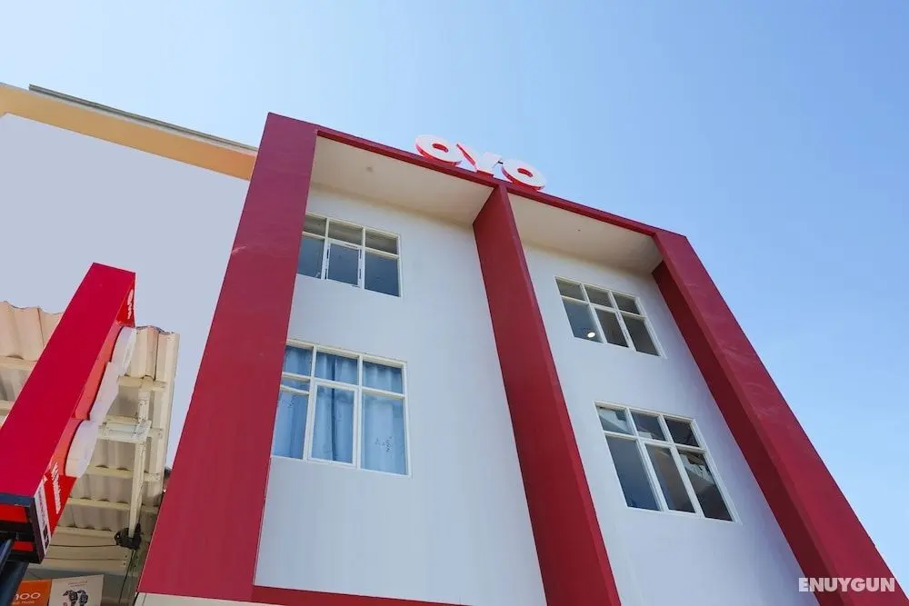 OYO 318 K1 UPN Rungkut Madya - Dış Mekan