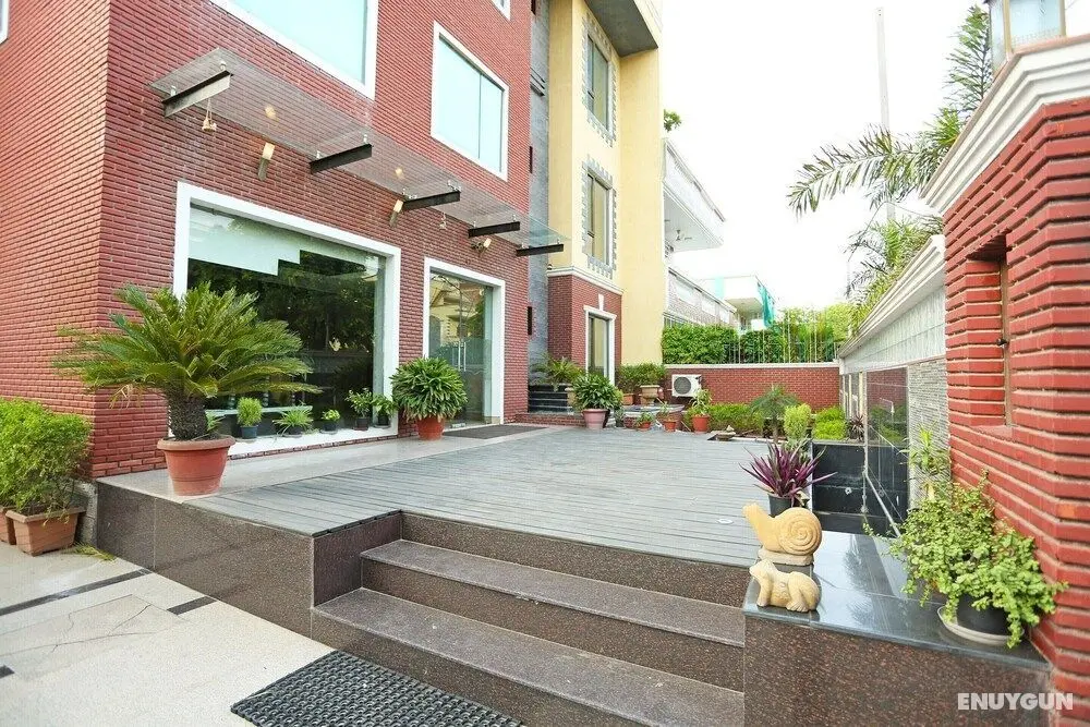 OYO 386 Hotel Lotus Panache - Dış Mekan