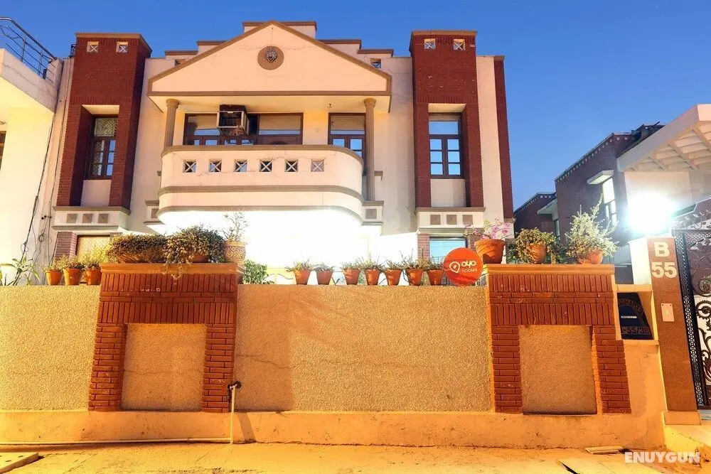 OYO 402 Hotel Noida Residency - Dış Mekan