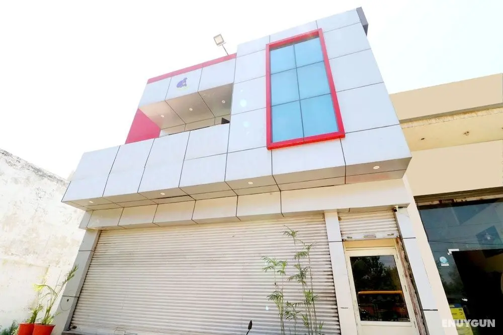 OYO 41568 Hotel Orchid - Dış Mekan