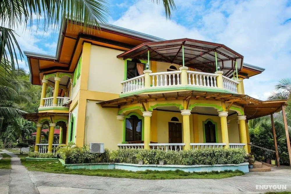 OYO 422 Villa Emilia Pension House - Dış Mekan