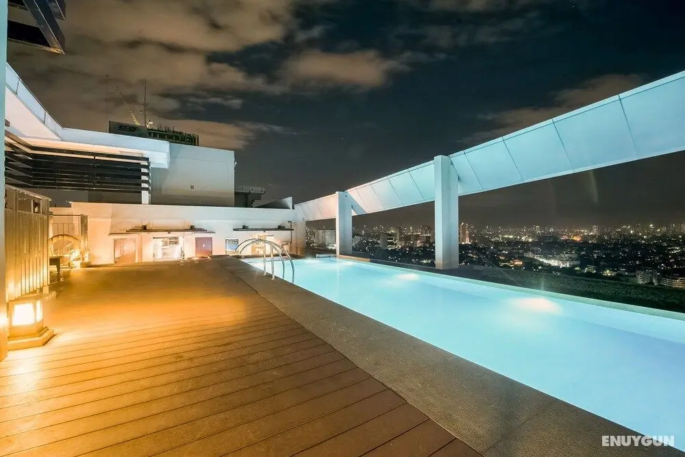OYO 445 Vinia Residences By Filinvest - Havuz