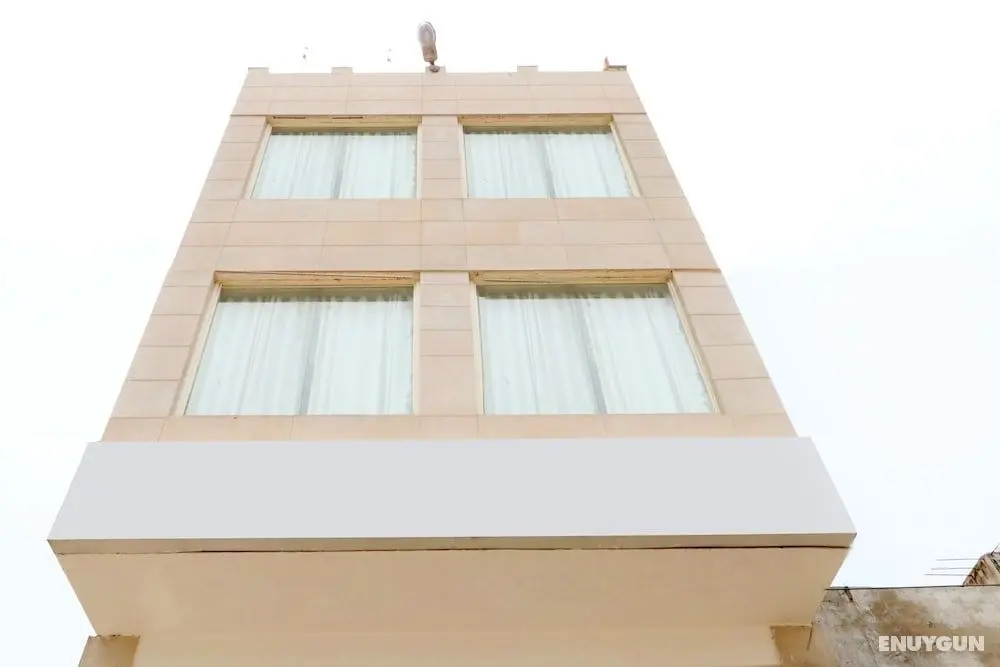 OYO 44668 Hotel Plazza - Dış Mekan