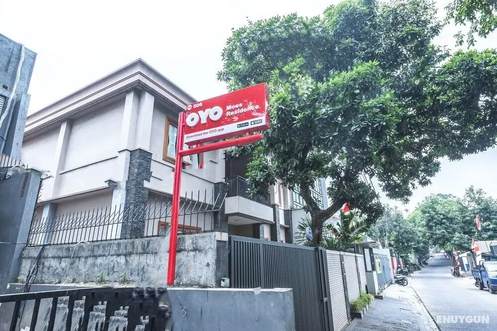 OYO 506 Moes Residence - Dış Mekan
