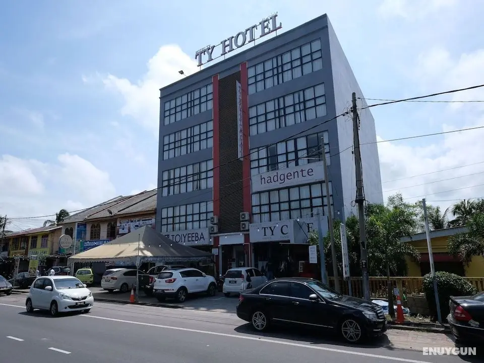 OYO 762 TY Hotel - Dış Mekan