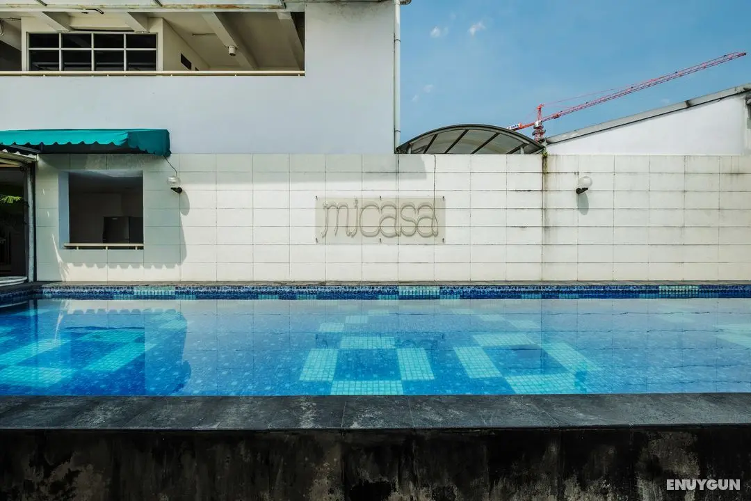 OYO 818 Micasa Residence - Havuz