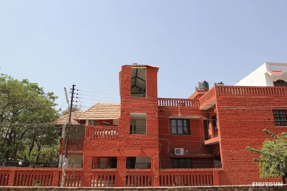 OYO 8472 Gomti Nagar - Dış Mekan