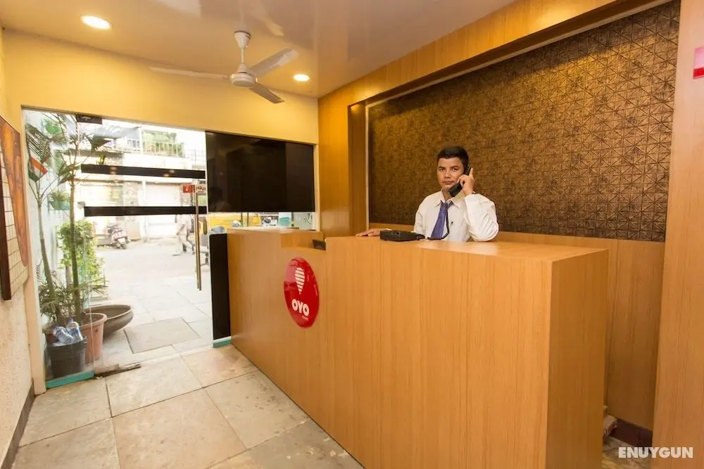 OYO 8755 Hotel Red Palms - Lobi