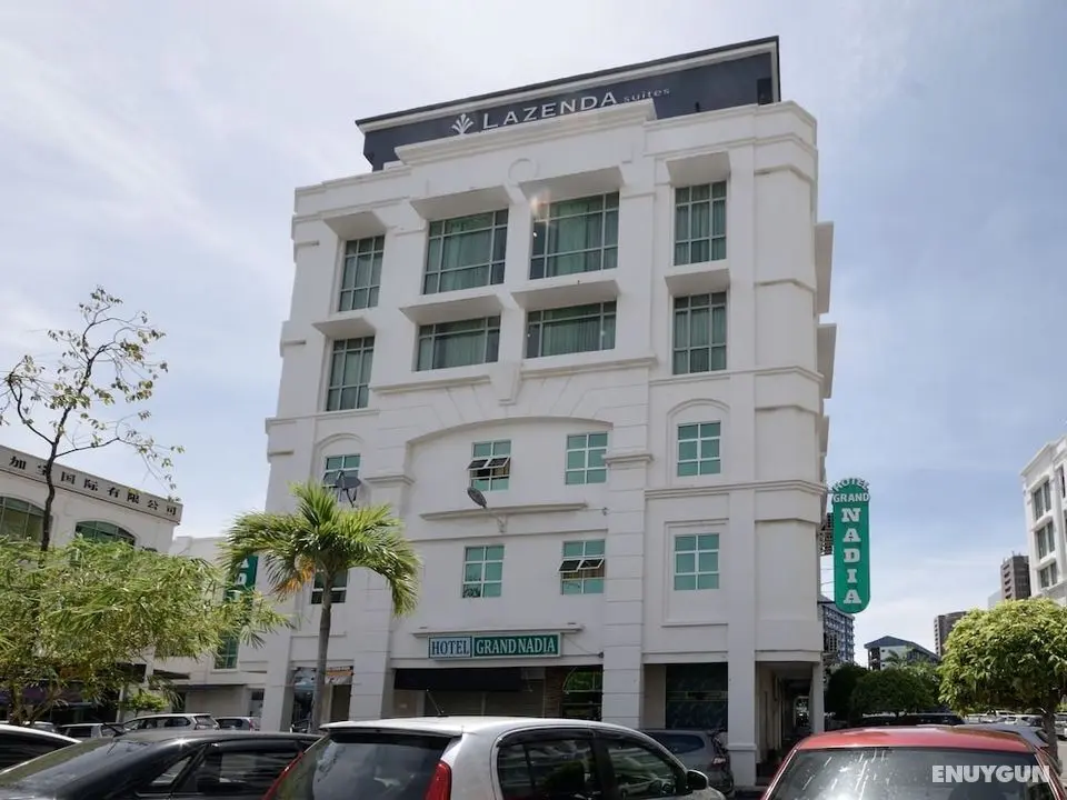 OYO 892 Hotel Grand Nadia - Dış Mekan