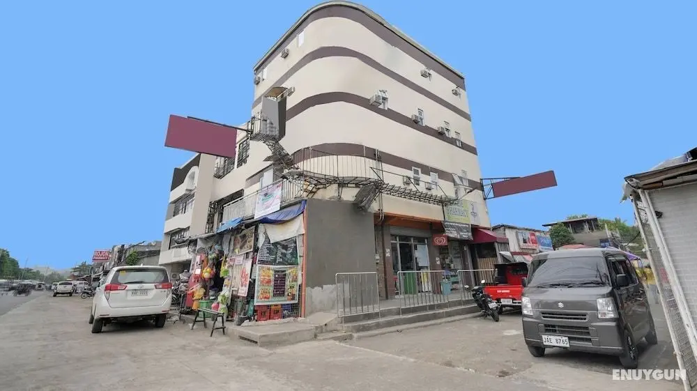 OYO 912 Fb Suites - Dış Mekan