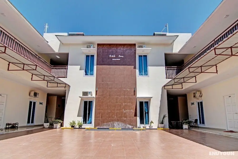 OYO 91269 R&s Living Residence - Dış Mekan