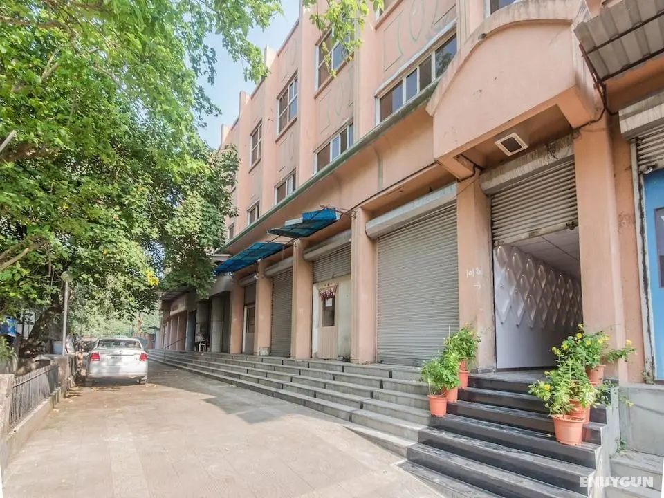 OYO 9849 Hotel Divine Residency - Dış Mekan
