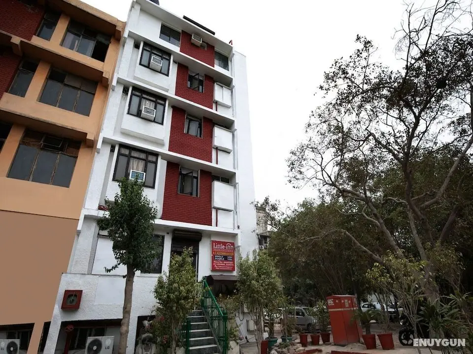 OYO Flagship 15411 pachim vihar metro station - Dış Mekan