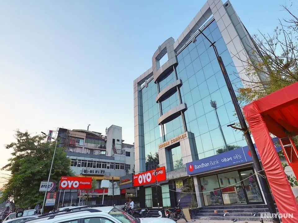 OYO Flagship 321 Vastrapur Ahmedabad - Dış Mekan