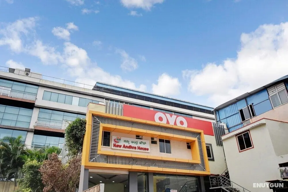 OYO Flagship 46682 New Andra House - Dış Mekan