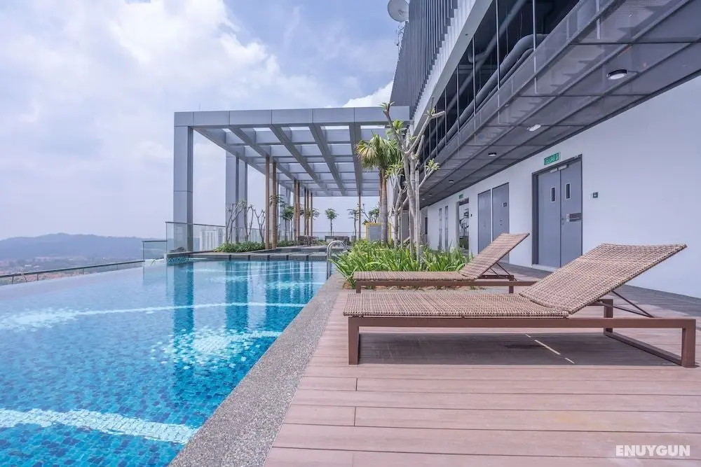OYO Home 89854 Amazing Bukit Jalil - Havuz