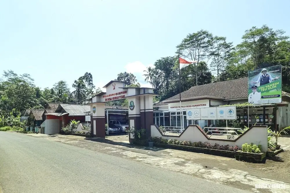 OYO Homes 90956 Desa Wisata Guranteng - Dış Mekan