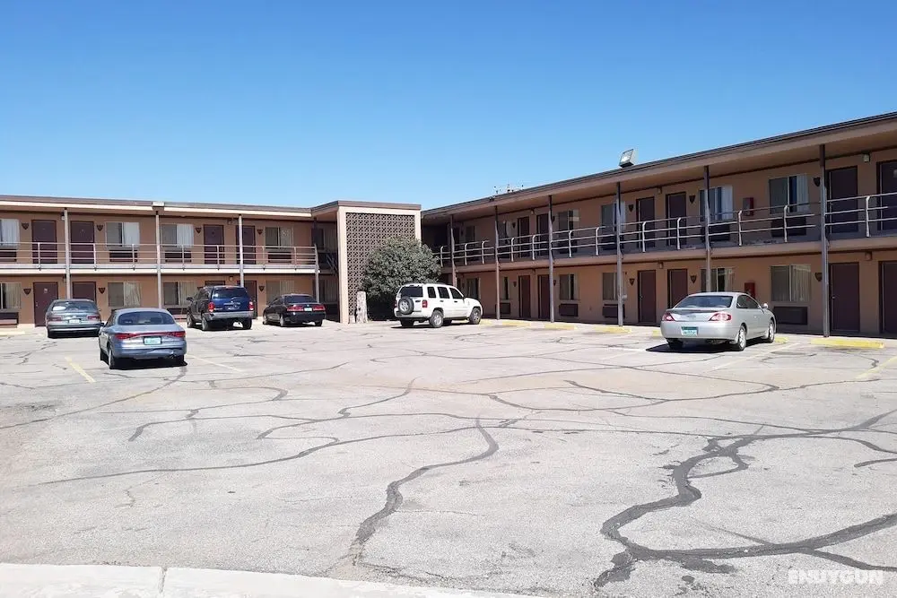 OYO Hotel Kings at Clovis - Otopark