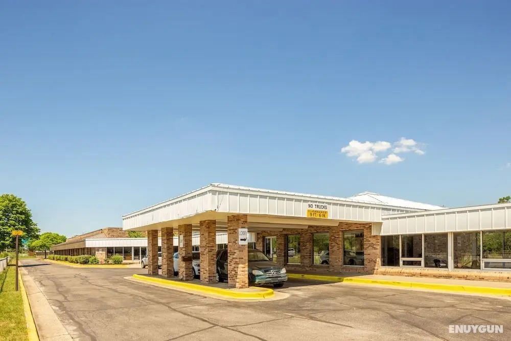 OYO Hotel Mona Lake Muskegon - Dış Mekan