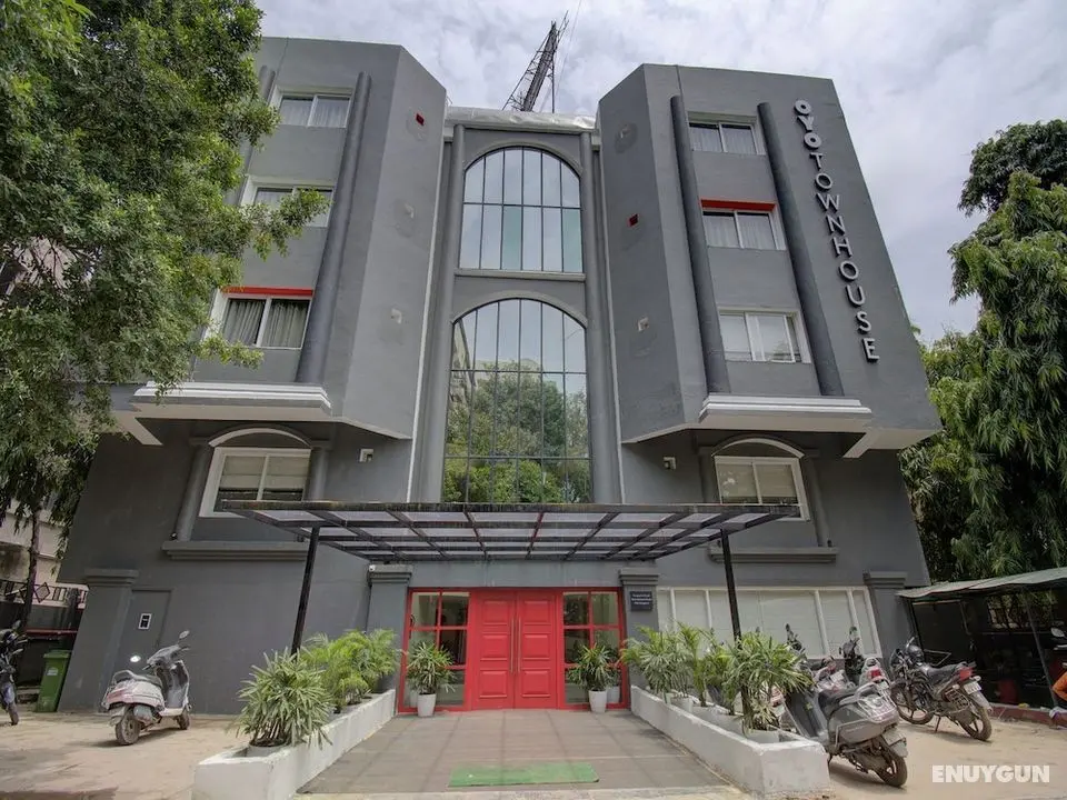 OYO Townhouse 150 Hotel Sahaj Palace - Öne Çıkan Resim