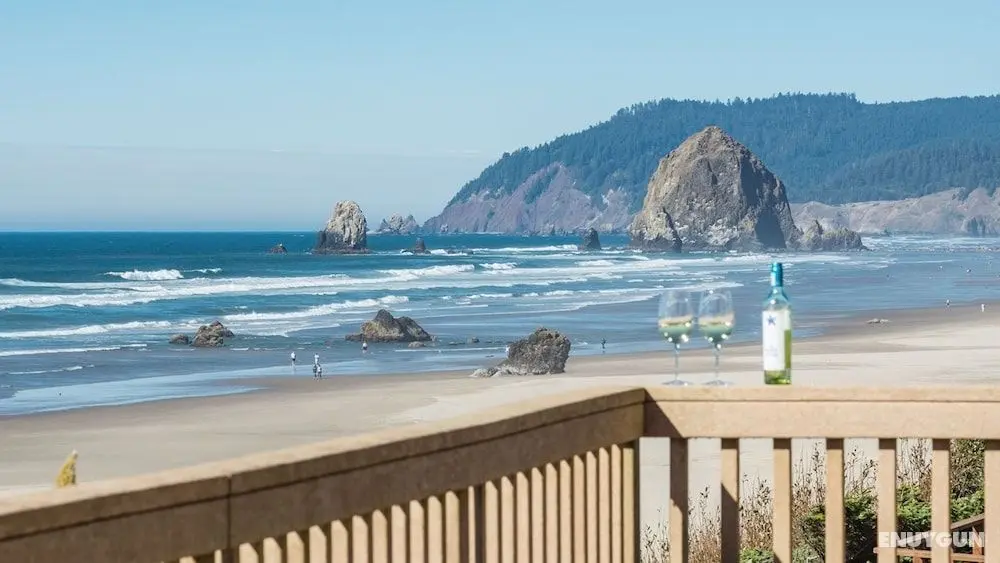Pacific House by Avantstay Bright Airy Home w/ Direct Access to Cannon Beach - İç Mekan