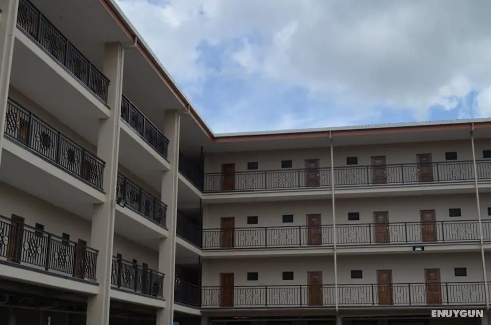 Paddy's Hotel & Apartments - Dış Mekan
