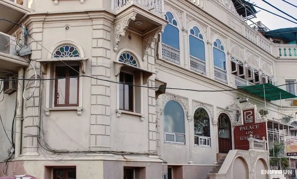 Palace on Ganges - Öne Çıkan Resim