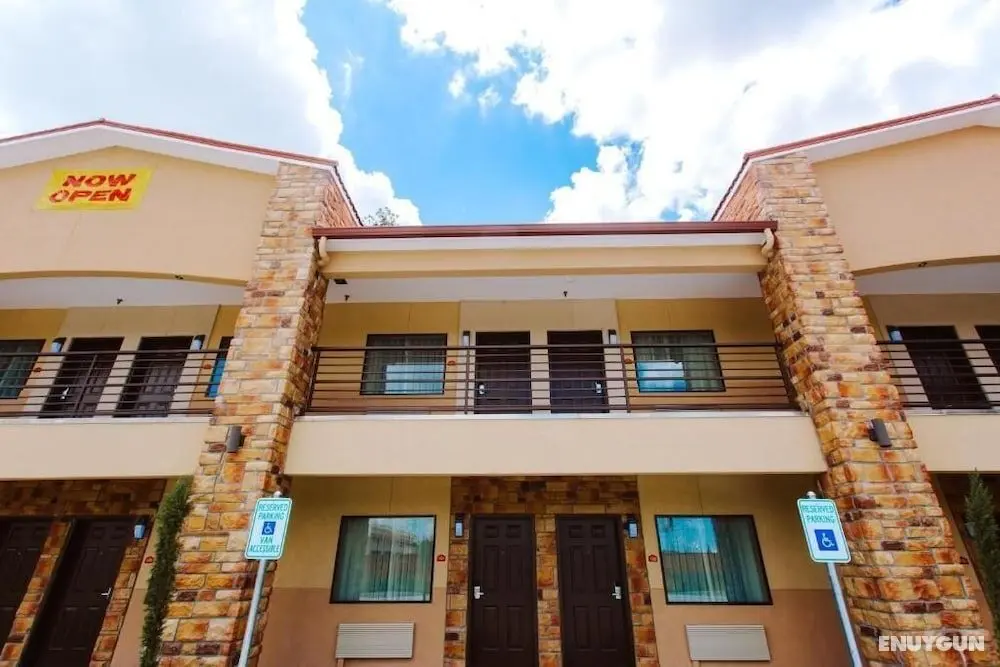 Palace Inn and Suites - Willowbrook Mall - Dış Mekan