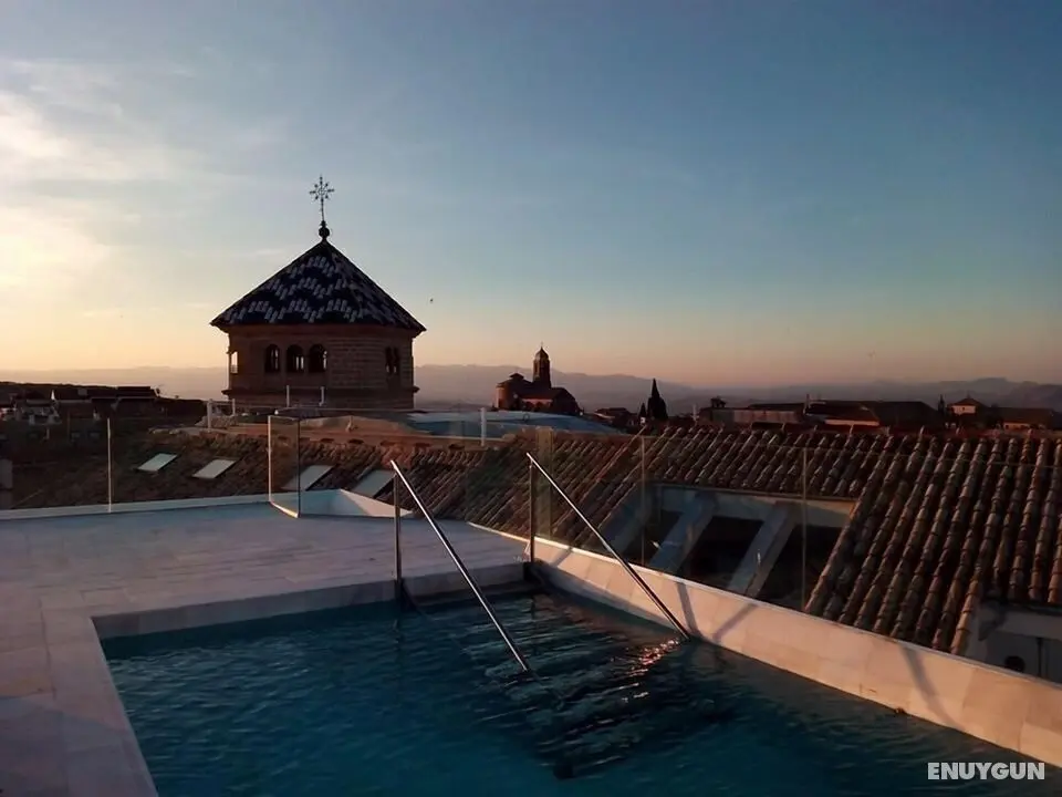Hotel Palacio de Úbeda 5 G.L. - Havuz