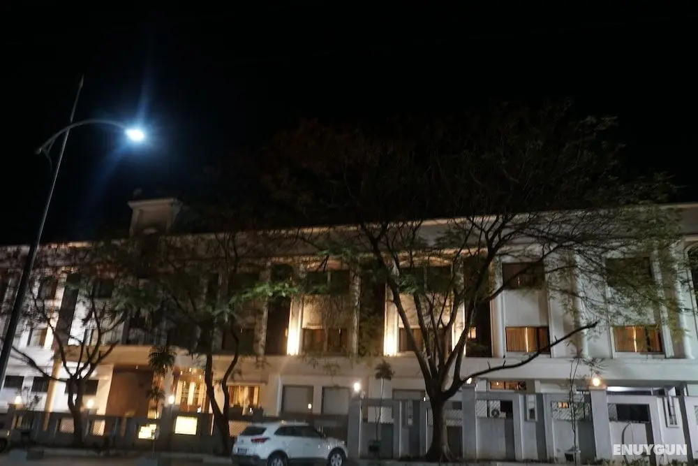 Palette - Four Seasons Recreation Resort - Öne Çıkan Resim
