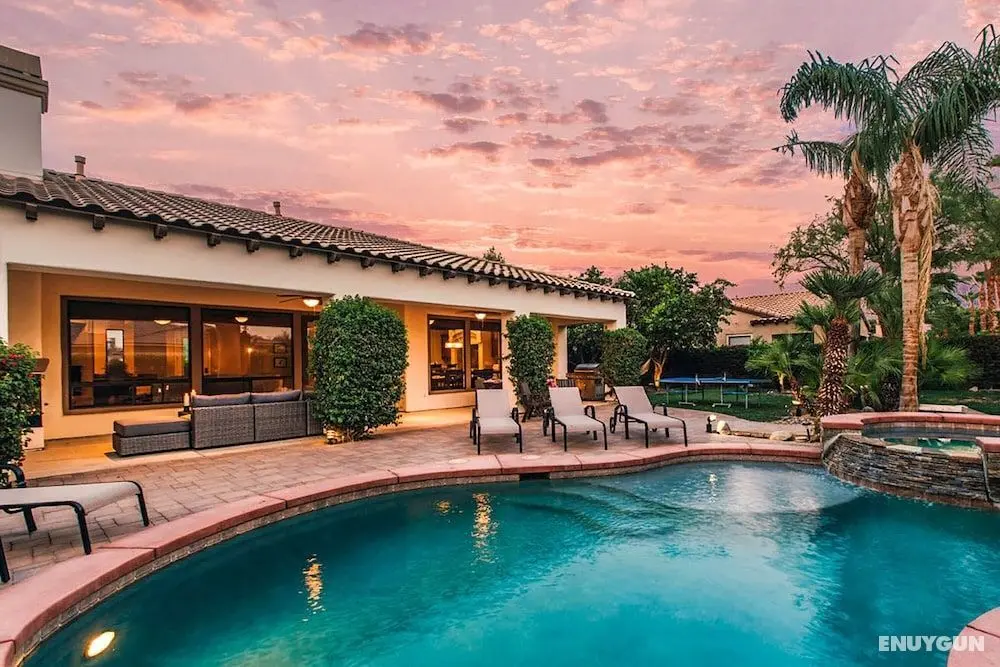 Palisades by Avantstay Palm Tree Oasis Pool & Outdoor Lounge - Öne Çıkan Resim