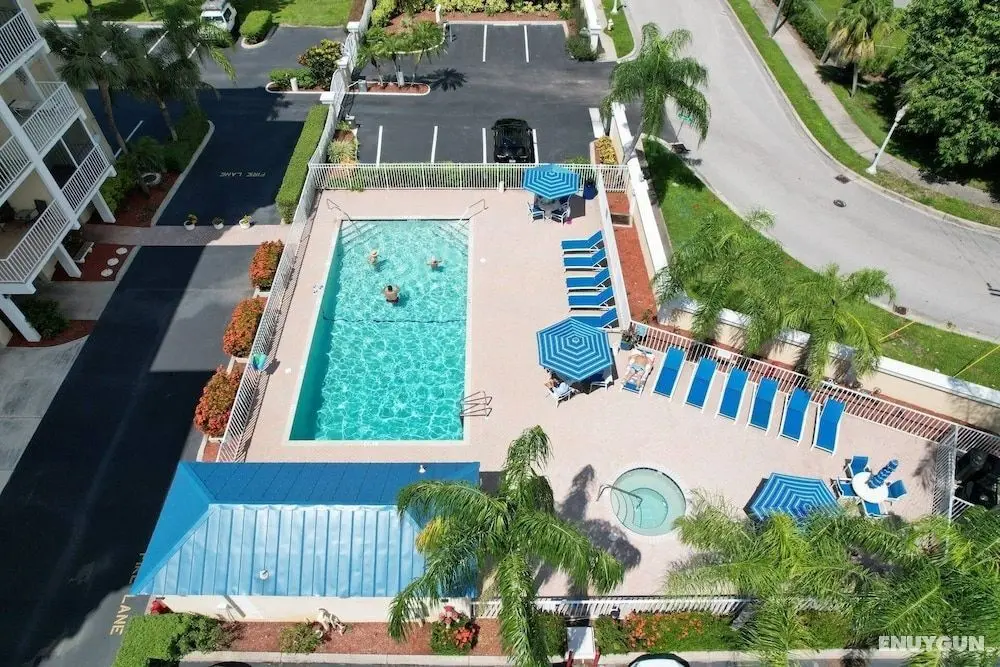 Palm Beach Landings A606 - Havuz