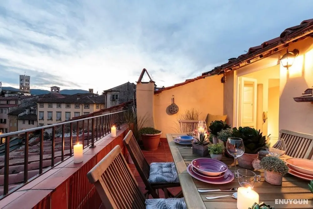 Panoramic Terrace Penthouse Inside the Walls of Lucca - Oda