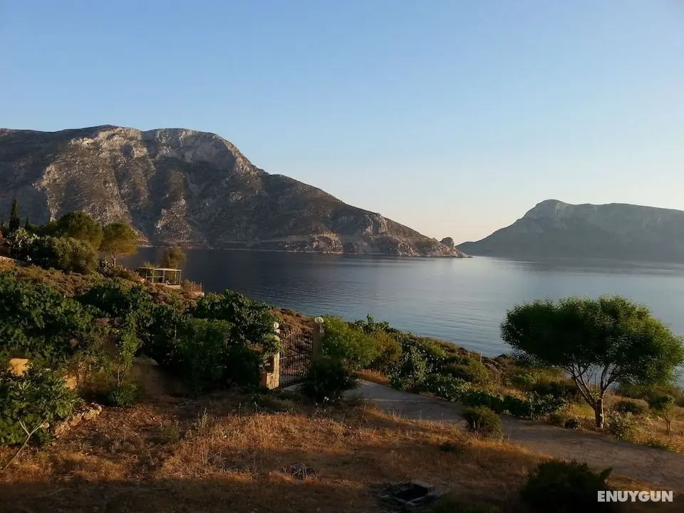 Panormitis Pizanias Houses - Konum Öne Çıkanlar